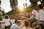 Kulturstrand auf der Corneliusbrücke, München, Bayern, Deutschland