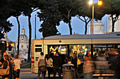 Piazza Venezia im Abendlicht, Rom, Italien