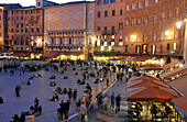 Piazza del Campo in the evening, Siena, Toskana, Italien