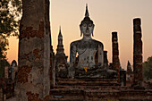 Buddha at a temple in Sukhothai Historical Park (UNESCO World Heritage Site), Sukothai Province, Thailand, Asia