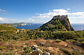 Blick zur Festung Angelokastro und die Bucht von Paleokastritsa, Insel Korfu, Ionische Inseln, Griechenland