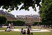 Marais, Place des Vosges, Paris, France, Europe