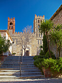 Altstadt mit Kirche, Elne, Dept. Pyrénées-Orientales, Roussillon, Frankreich, Europa