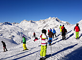 im Skigebiet von Lech am Arlberg, Winter in Vorarlberg, Österreich