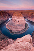 Sunrise at the Horseshoe Bend Overlook with the Colorado River below, Page, Arizona., Page, Arizona, usa