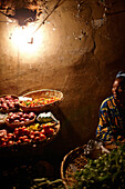 Nachtmarkt im Zentrum, Ouidah, Departement Atlantique, Benin