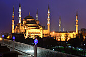 Sultan-Ahmet-Moschee am Abend, Istanbul, Türkei