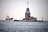 Leanderturm (Kiz Kulesi) im Bosporus, Üsküdar, Istanbul, Türkei