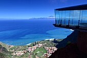 Blick vom Mirador Abrante über Agulo zum Teide, La Gomera, Kanarische Inseln, Spanien