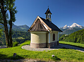 Chapel at Lockstein, Berchtesgaden, Watzmann in the background, Berchtesgadener Land, Bavaria, Germany