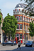 Strassenszene in der Clerkenwell Road, Clerkenwell, London, England, Vereinigtes Königreich