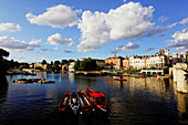 Themse und Uferensemble, designed von Quinian Terry, Richmond upon Thames, Surrey, England, Vereinigtes Königreich
