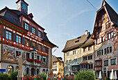 Erker und bemalte Fassaden am Rathausplatz, Altstadt von Stein am Rhein, Hochrhein, Untersee, Kanton Schaffhausen, Schweiz, Europa