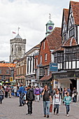High street in Salisbury, Wiltshire, England, Grossbritannien