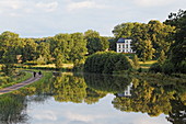 Reflektion im Göta Kanal bei Dorfkullen, Dorfkullen, Schweden