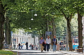 Spaziergänger auf der Parkgatan, Göteborg, Schweden