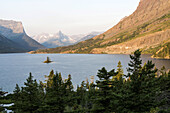St. Mary Lake in Glacier National Park, Montana, USA.