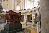 Napoleon bonaparte's tomb, hotel national des invalides, founded by louis xiv in 1670 to care for invalid soldiers, it is today a center for national remembrance, it houses the tombs of illustrious military figures, 7th arrondissement, paris (75), ile-de-