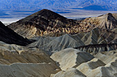 ERODED BADLANDS LANDSCAPE, DEATH VALLEY NATIONAL PARK, CALIFORNIA, USA