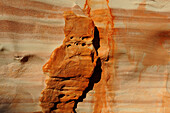 ERODED SANDSTONE CLIFF, VALLEY OF FIRE STATE PARK, NEVADA, USA