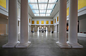 Lille Museum of Fine Arts, the hall, the canopy and four columns