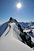 Blümlisalpüberschreitung (3661 m): Bergsteiger zwischen Morgenhorn und Wisse Fru, Berner Oberland, Schweiz