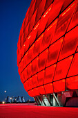 Allianz Arena bei Dämmerung, rote Beleuchtung, Fußball Stadion FC Bayern München, München, Bayern, Deutschland, Architekt Herzog und De Meuron