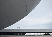 abstrakte architektonische Ansicht BMW Museum, Olympiapark, München, Bayern, Deutschland, Architekt Coop Himmelblau