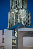 view of Ulm Cathedral and city hall by architect Richard Meier at night, Ulm, Swabian Alp, Baden-Wuerttemberg, Germany