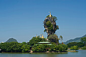 Kyauk Ka Lat Kloster und Felsen bei Hpa-an, Hauptstadt des Kayin-State im Süden Burmas, Myanmar, Asien