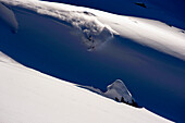 Skifahrer im Tiefschnee, Hochfügen, Fügenberg, Zillertal, Tirol, Österreich