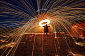 Simulation of an alien landing with the technique of steel wool
