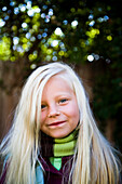 A portrait of a young girl. releasecode: 20070702-LucyRust