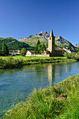 Blick über Inn auf Kirche von Sils-Baselgia, Sils, Oberengadin, Engadin, Graubünden, Schweiz