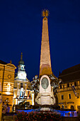 Luitpold fountain and town hall on the market square at night, Kulmbach, Franconia, Bavaria, Germany