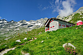 Hut Rifugio Omio in front of Bergell range, Rifugio Omio, Sentiero Roma, Bergell range, Lombardy, Italy