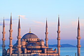 Blue Mosque (Sultan Ahmet Camii), Istanbul, Turkey