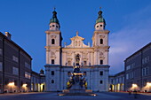Domplatz Square with Dom Cathedral and Mariensaule column at dusk, Salzburg, Salzburger Land, Austria, Europe
