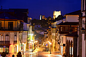 in der Altstadt mit Blick zum Castelo, Braganca, Tras-os-Montes, Nordost-Portugal, Portugal