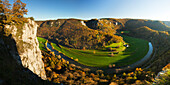 Blick vom Eichsfelsen über die Schleife der Donau zur Burg Wildenstein, Naturpark Oberes Donautal, Schwäbische Alb, Baden-Württemberg, Deutschland