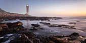 Leuchtturm im Abendlicht, Kommetjie, Kap-Halbinsel, Westkap, Südafrika