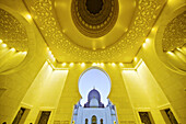 Architectural work of art, Sheik Zayed Grand Mosque, Abu Dhabi, UAE.