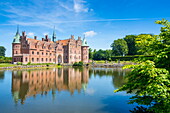Pond in front of Castle Egeskov, Denmark, Scandinavia, Europe