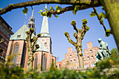 Geibel-Denkmal, Jacobikirche, Altstadt, Lübeck, Schleswig-Holstein, Deutschland