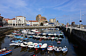 Hafen in Castro Urdiales, Santa Ana fortress in the background, Cantabria, north-Spain, Spain