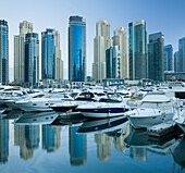 Yachten im Hafen Dubai Marina, Hochhäuser, Dubai, Vereinigte Arabische Emirate