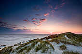 Sonnenuntergang über dem Meer, Amrum, Nordfriesische Inseln, Nordfriesland, Schleswig-Holstein, Deutschland