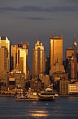 MIDTOWN SKYLINE HUDSON RIVER MANHATTAN NEW YORK CITY USA