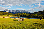 Geroldsee, lake near Mittenwald in Spring with hay barn, Karwendel mountains, Werdenfelser Land, Bavarian Alps, Upper Bavaria, Bavaria, Germany, Europe