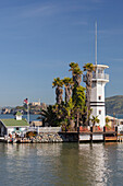 Leuchtturm, Pier 41, Alcatraz,  Fishermans Wharf, San Francisco, Californien, USA